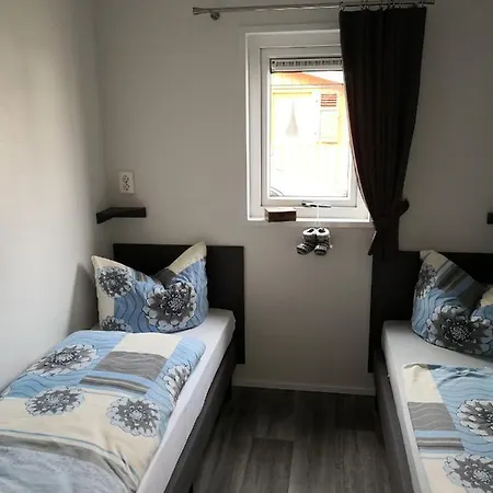 Malefi 1 Am Gülser Moselbogen Chalet Coblenza